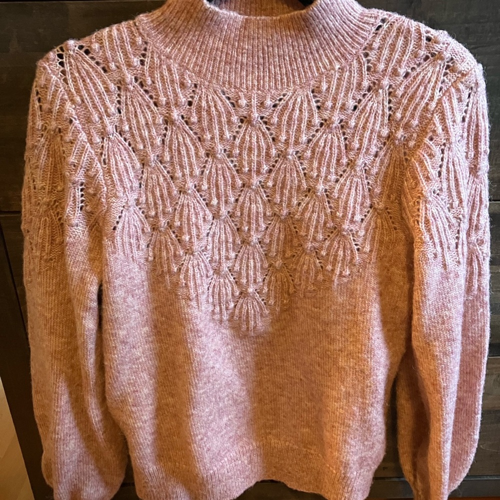 RW&CO. Textured Knit Sweater in Soft Pink